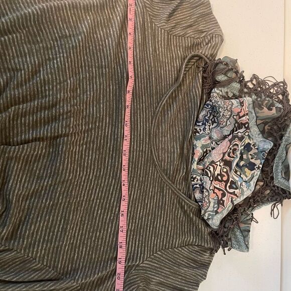 World Unity dress top, size XXL with scarf - Picture 5 of 7